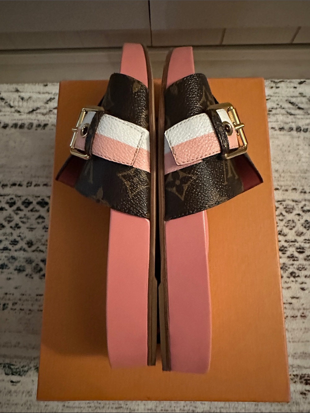 Louis Vuitton Slides with pink and white strip and buckle - Picture 4 of 5